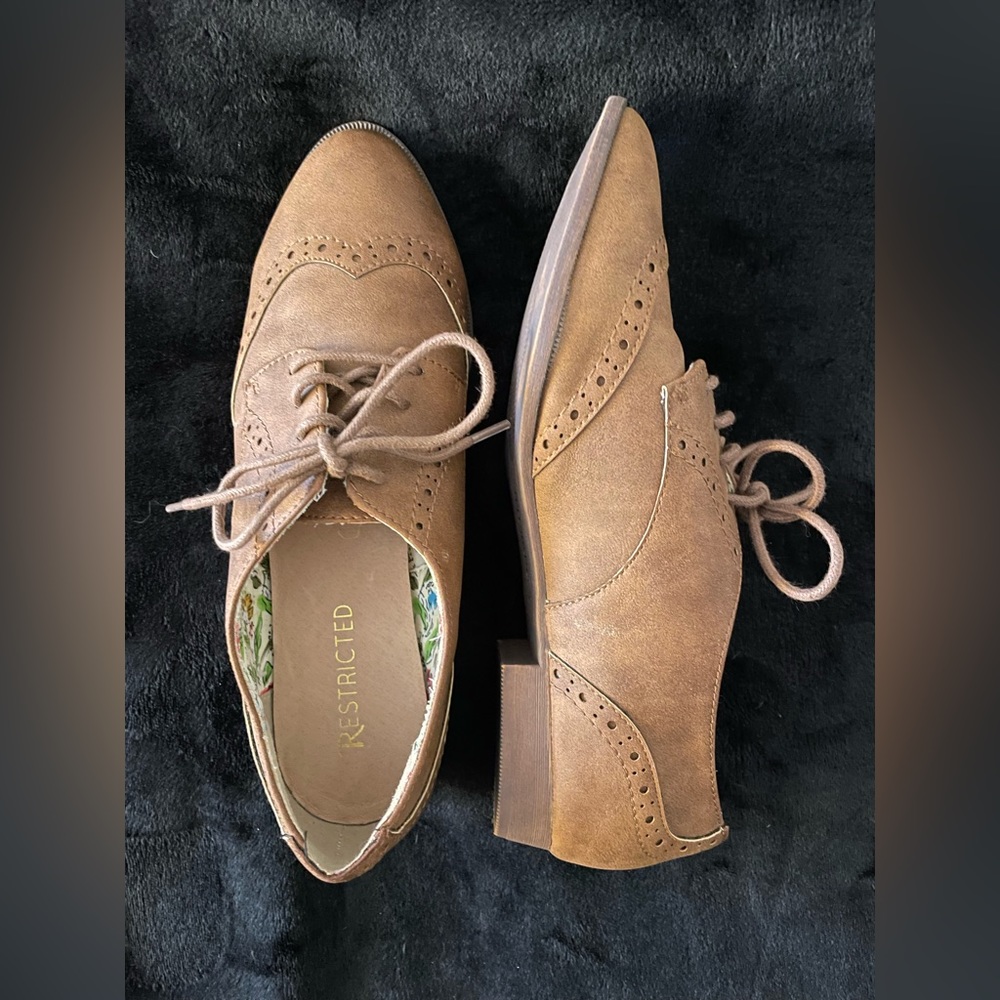 Restricted Lace Up Flats, Size 8
